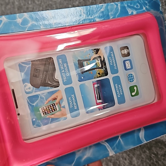 DRYPRO WATERPROOF FLOATING POUCH FOR PHONES - Picture 3 of 4